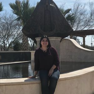 Meet your Posher, Roxanne